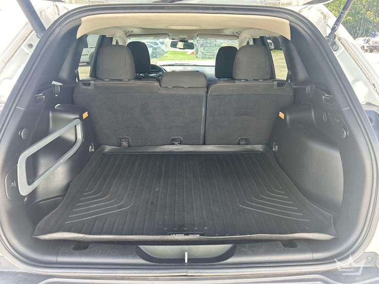 2016-jeep-cherokee-image-28