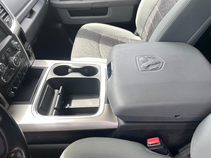 2015-dodge-1500-image-22