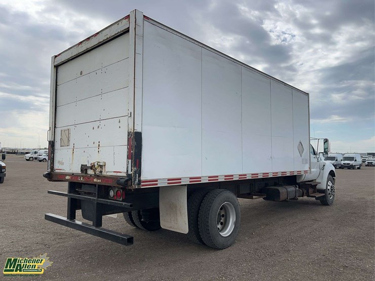 2009-ford-f750-image-4
