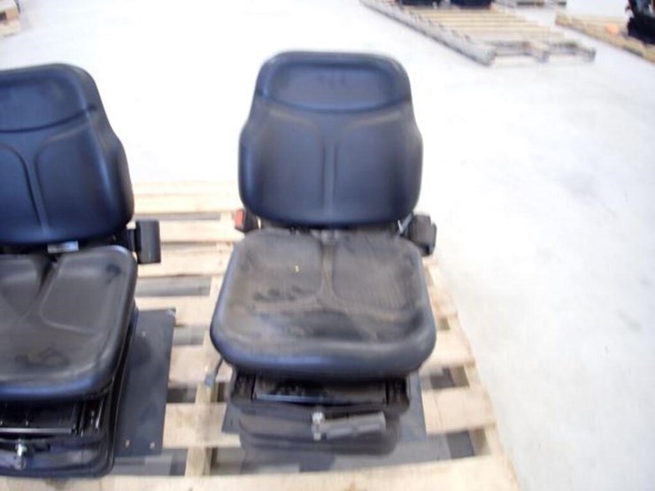 qty-of-(2)-cobo-tractor-seats-image-7