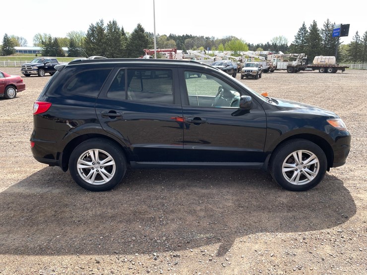 2011-hyundai-santa-fe-image-6