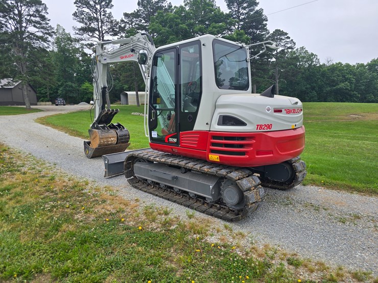 2024-takeuchi-tb290-image-13