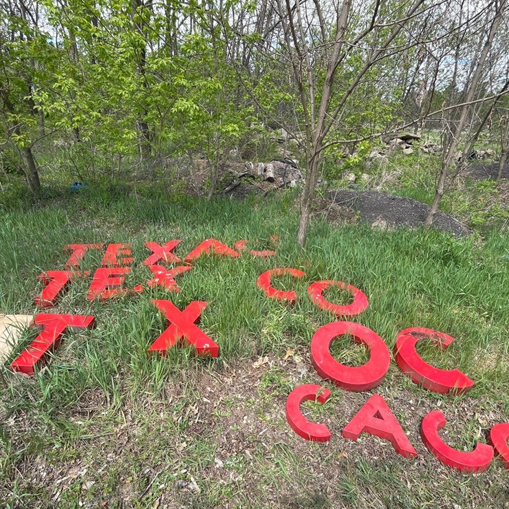 #2885 • Collection of Plastic Letters (OR)