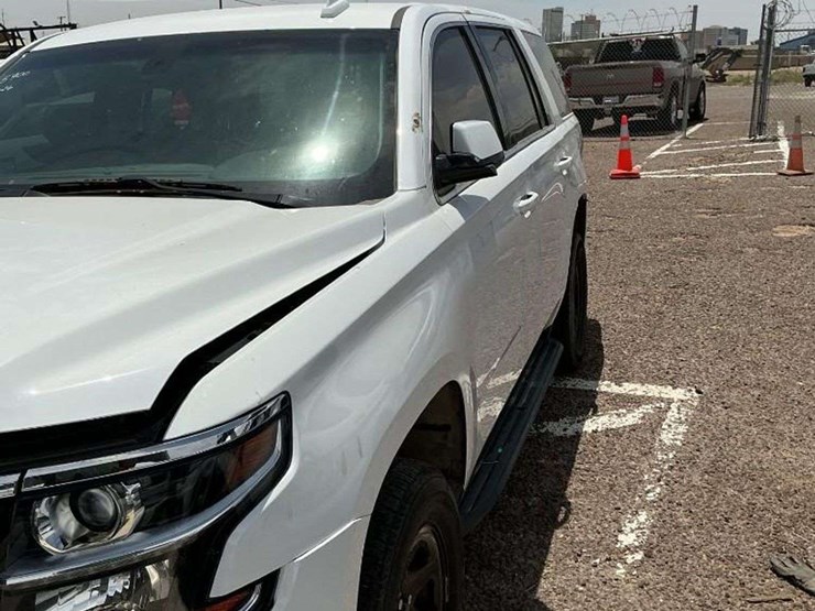 2019-chevrolet-tahoe-image-2