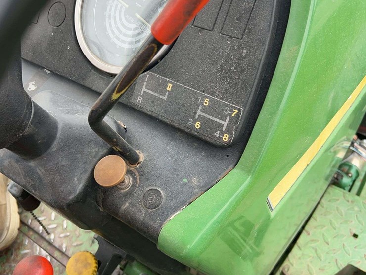 john-deere-2940-image-24