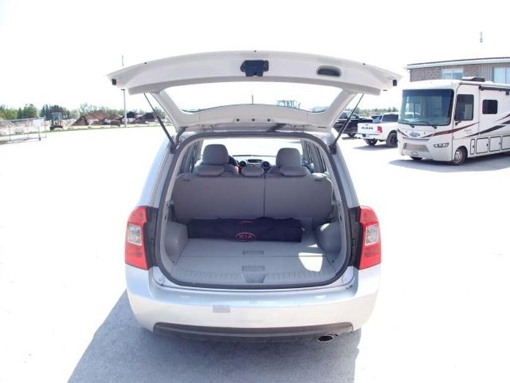 2007-kia-rondo-ex-sport-utility-vehicle-knafg52667-image-30
