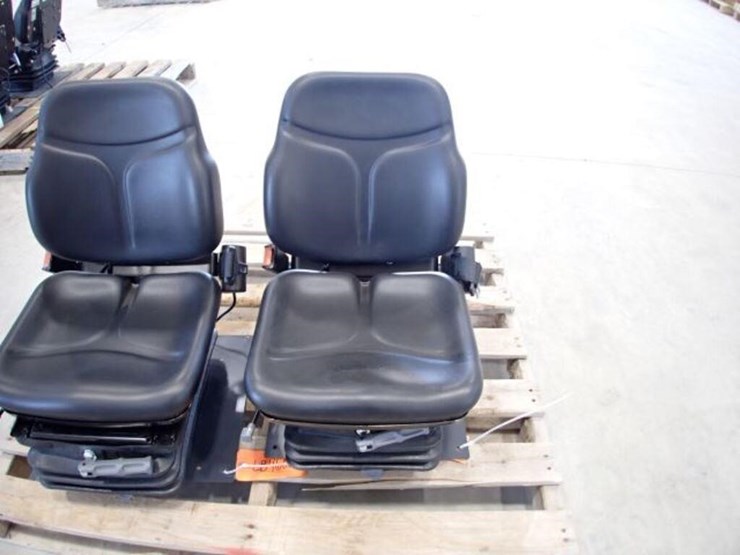 qty-of-(2)-cobo-tractor-seats-image-7