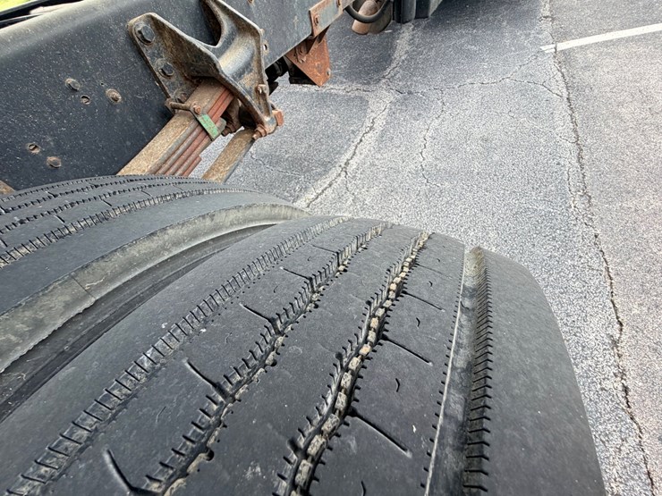 2004-ford-f650-image-68
