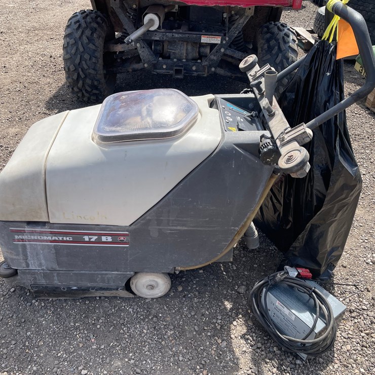 ADVANCE MICROMATIC 17B