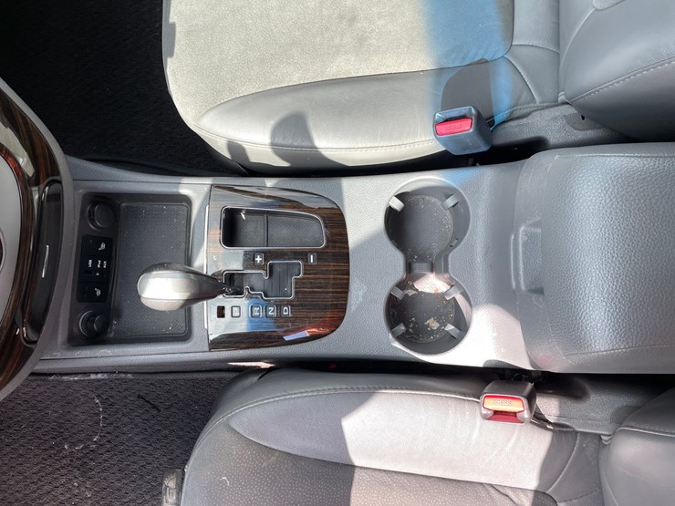2011-hyundai-santa-fe-image-19