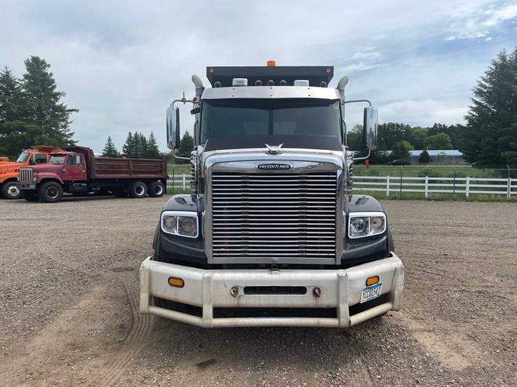 #1319-•-2011-freightliner-dump-truck-(has-mn-title)-image-8