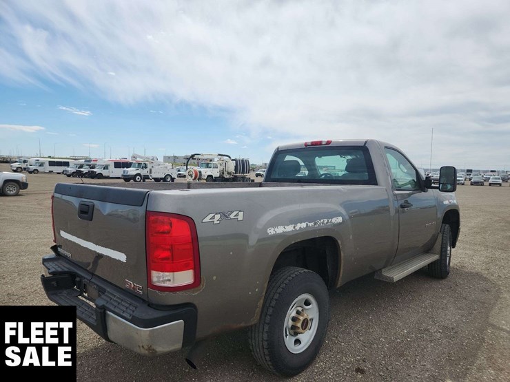 2009-gmc-sierra-2500hd-image-4