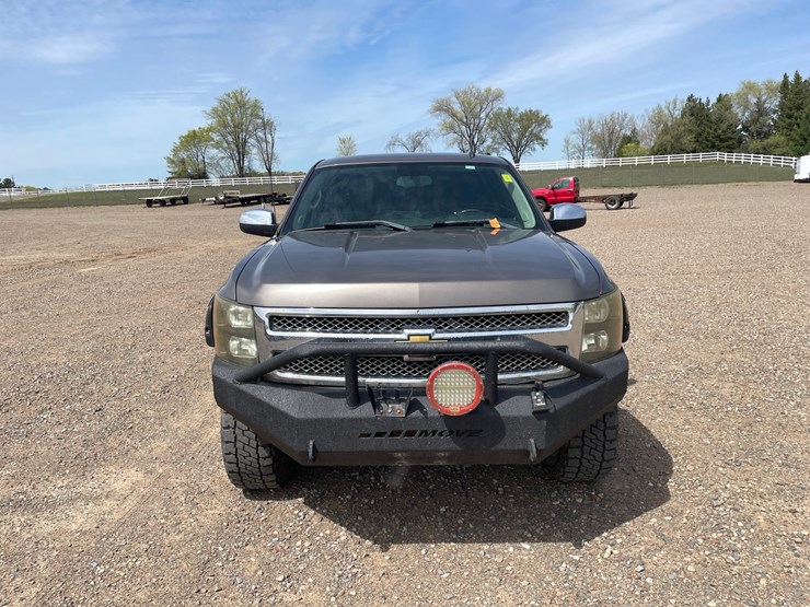 #1311-•-2012-chevrolet-silverado-pickup-truck-(has-title-in-delay)-image-8