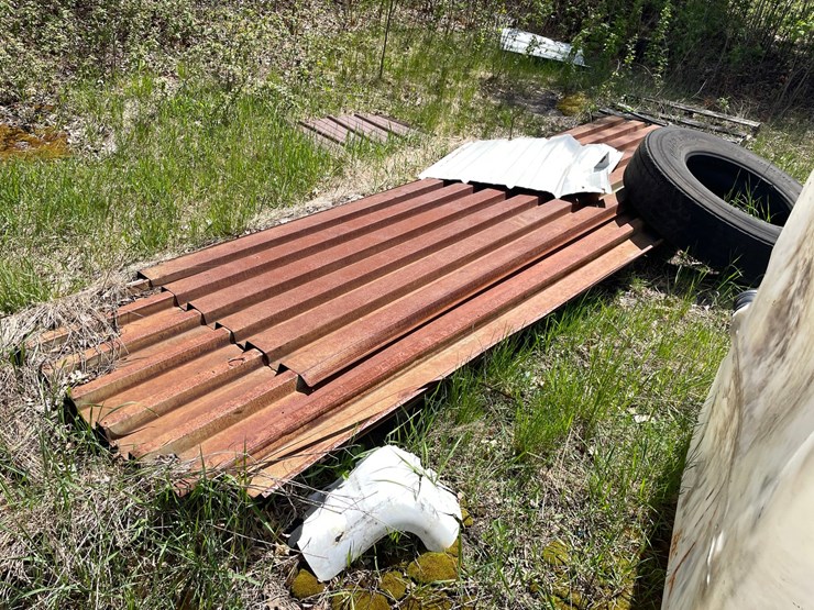 #2831-•-scrap-iron-pile-(or)-image-6