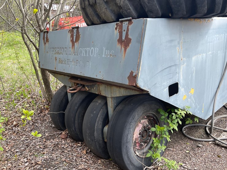 #2808-•-rubber-tire-roller-(g)-image-3