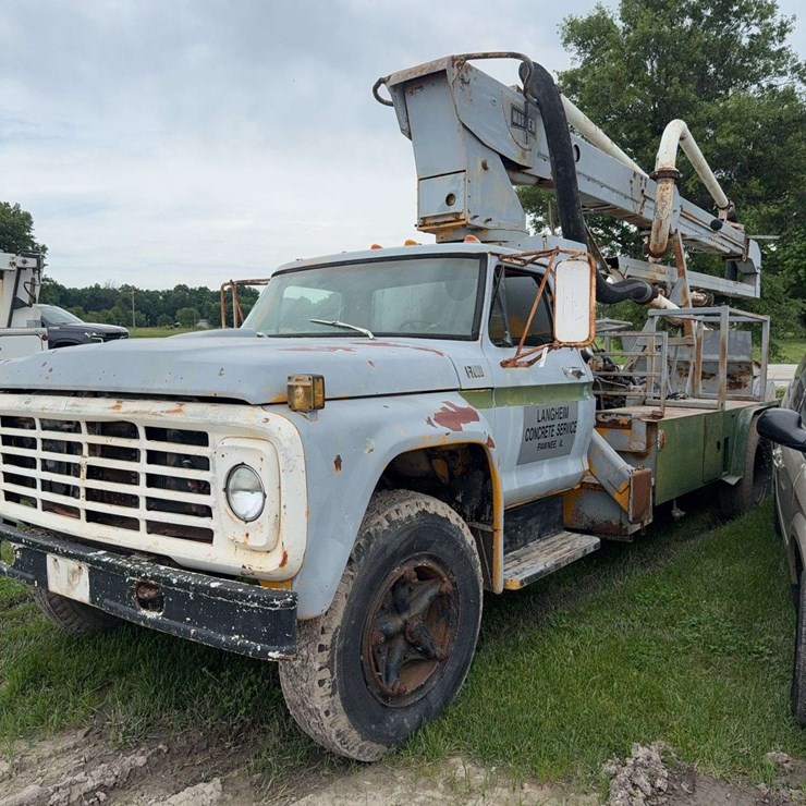 1975 FORD F7000