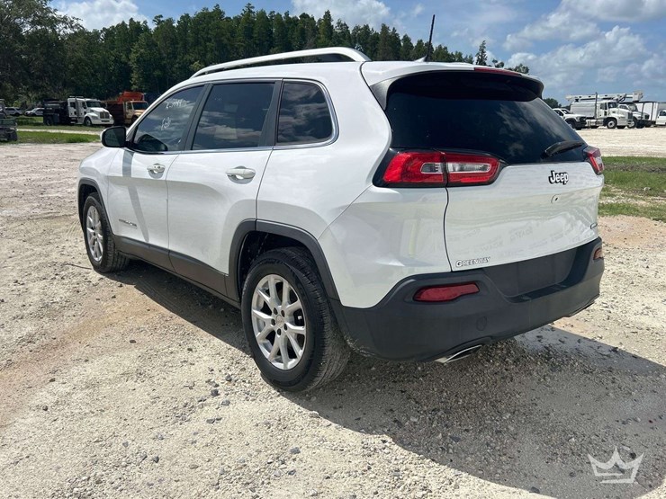 2016-jeep-cherokee-image-4