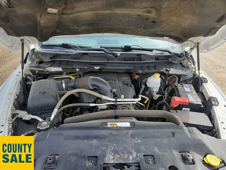 2014-dodge-1500-image-25