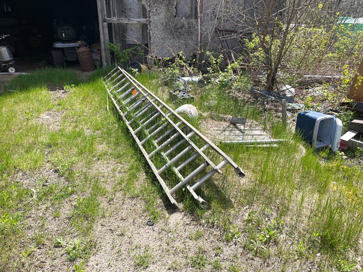 #2889-•-(2)-aluminum-ladders-(or)-image-2