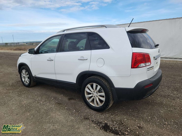 2011-kia-sorento-image-3