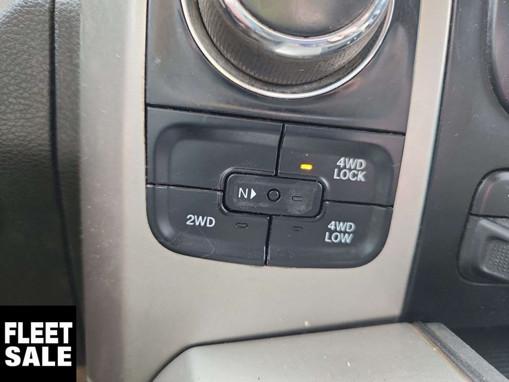 2020-ram-1500-classic-image-24