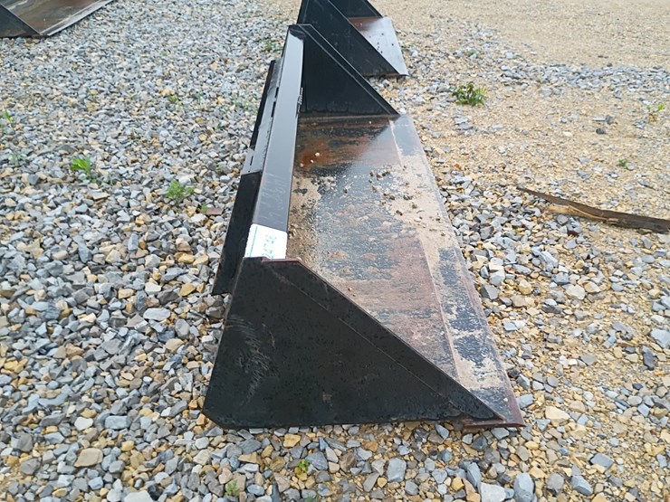 #24746-•-84"-smooth-bucket-skid-steer-attachment-image-4