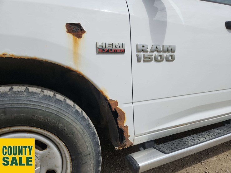 2014-dodge-1500-image-36