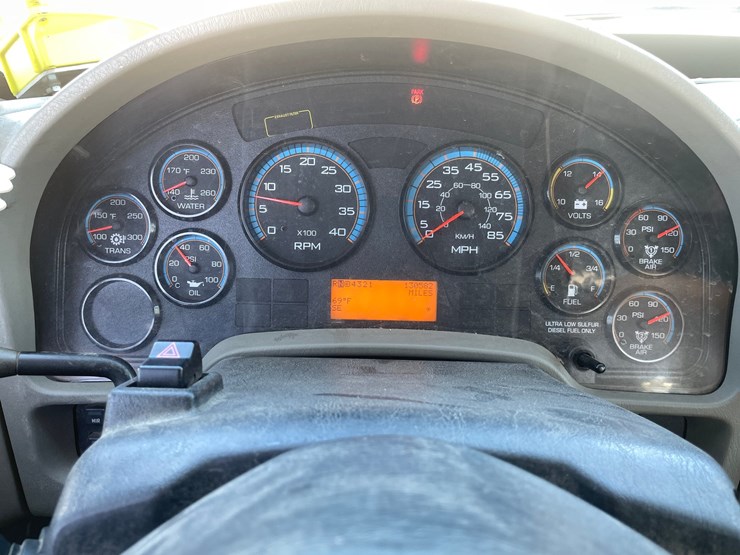 2013-international-durastar-4400-image-56