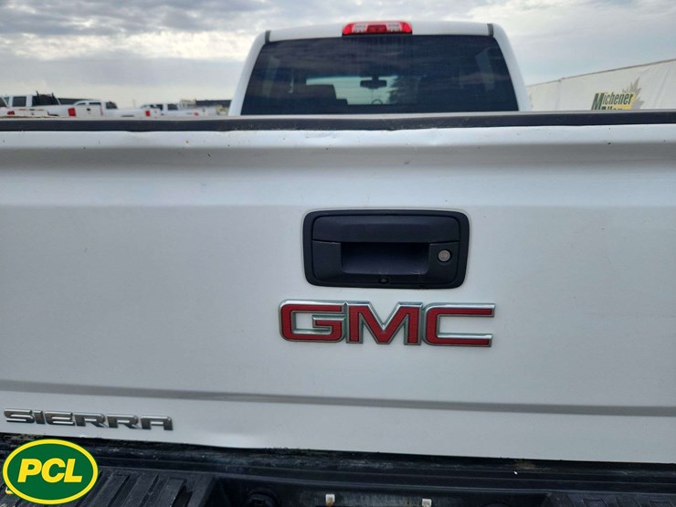 2017-gmc-sierra-2500hd-image-36