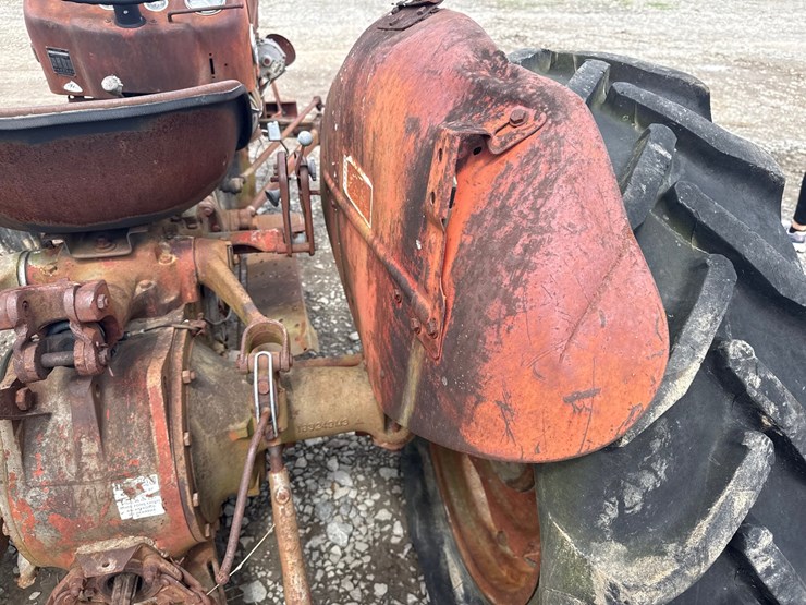 massey-ferguson-135-image-10