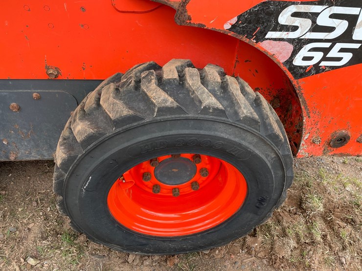 2022-kubota-ssv65-image-18