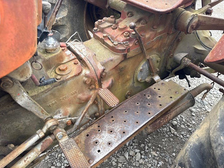 massey-ferguson-135-image-19