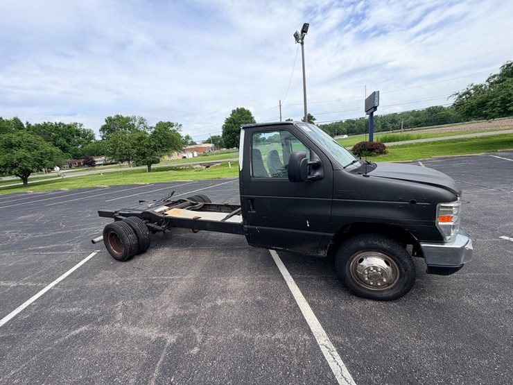 2008-ford-e450-image-15