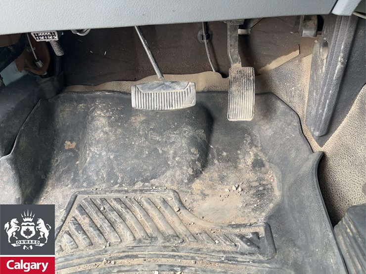 2011-ford-f550-image-23