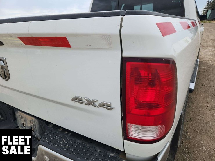 2020-ram-1500-classic-image-43