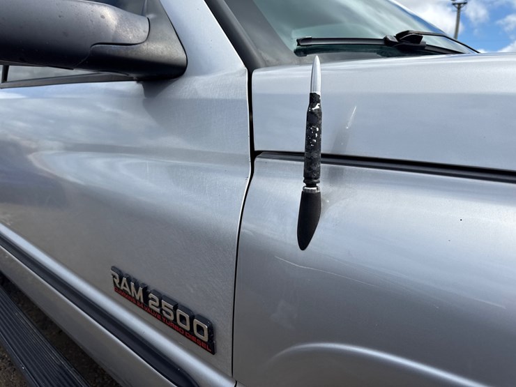 2001-dodge-2500-image-31