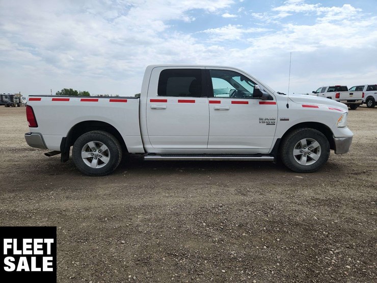 2020-ram-1500-classic-image-9