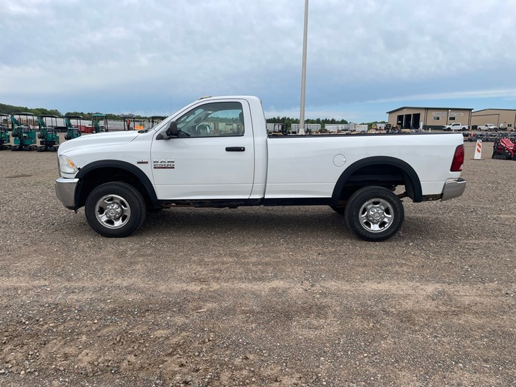 2013-dodge-2500-image-2