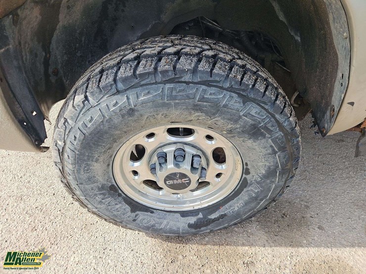 2004-gmc-sierra-2500hd-image-9