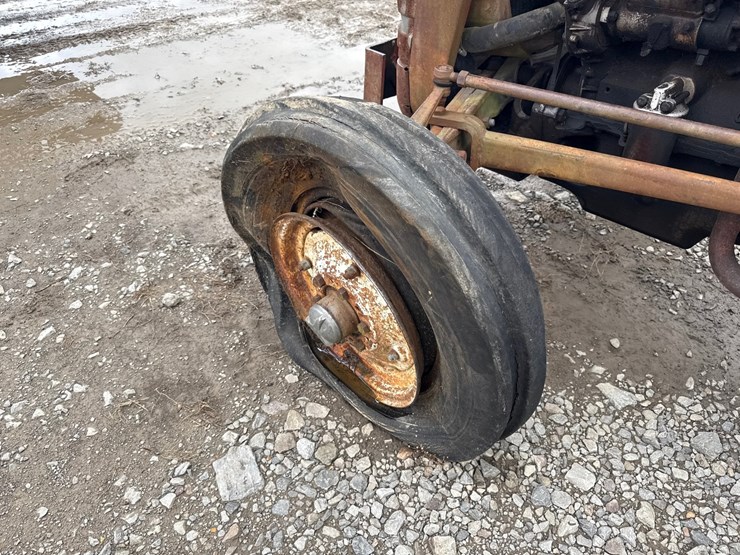 massey-ferguson-135-image-14