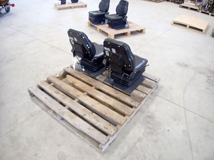 qty-of-(2)-cobo-tractor-seats-image-3