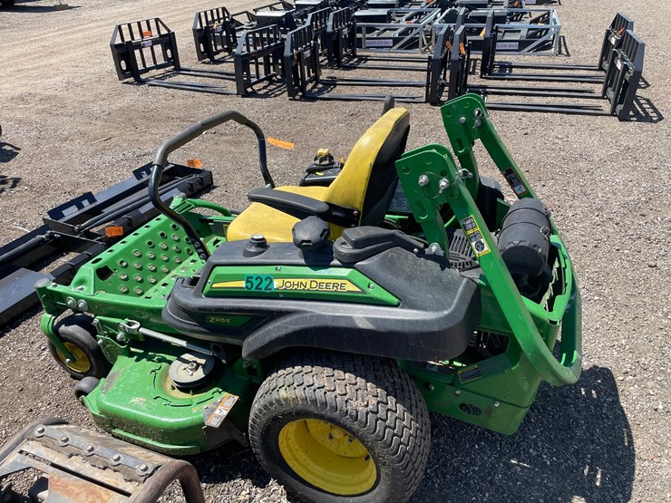 2020-john-deere-z915e-image-6