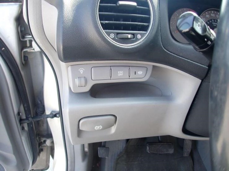 2007-kia-rondo-ex-sport-utility-vehicle-knafg52667-image-18