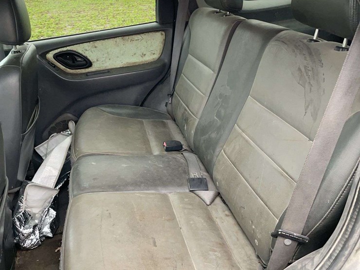2004-ford-escape-image-11