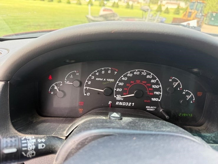 2002-ford-explorer-xls-image-15