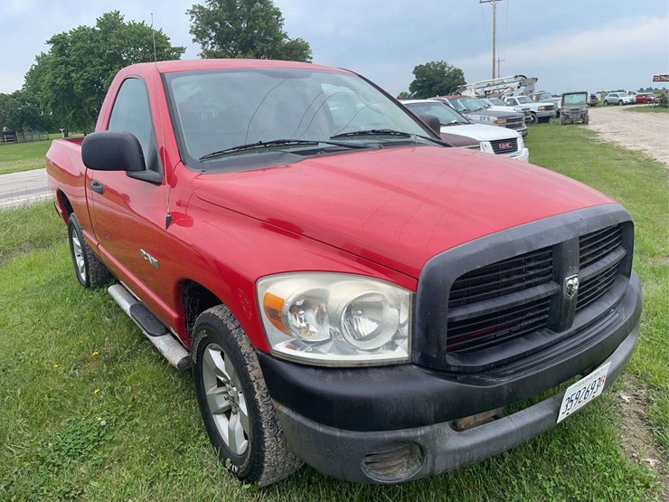 2008-dodge-1500-image-2