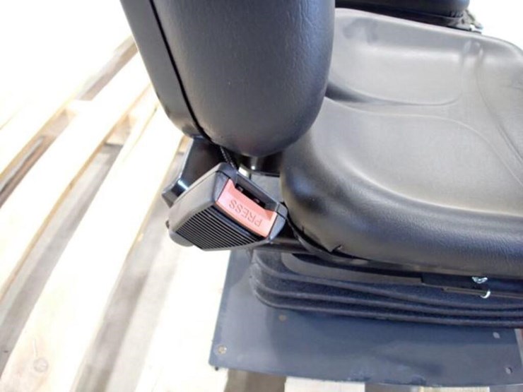qty-of-(2)-cobo-tractor-seats-image-14