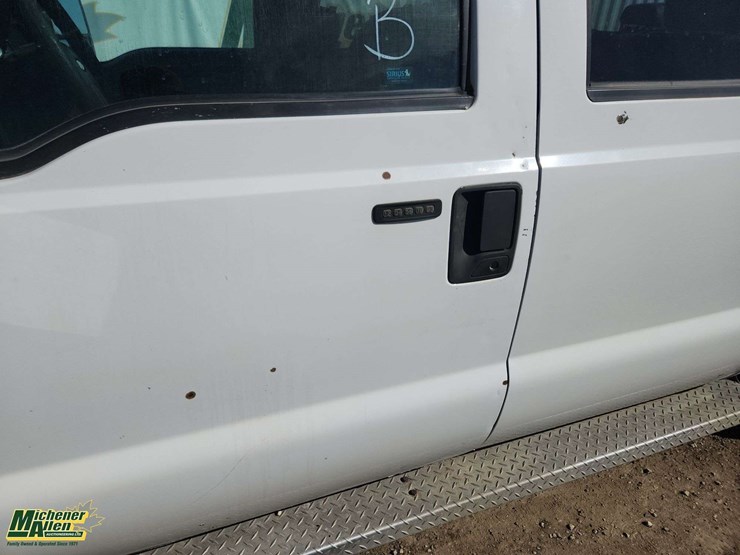 2011-ford-f350-image-38
