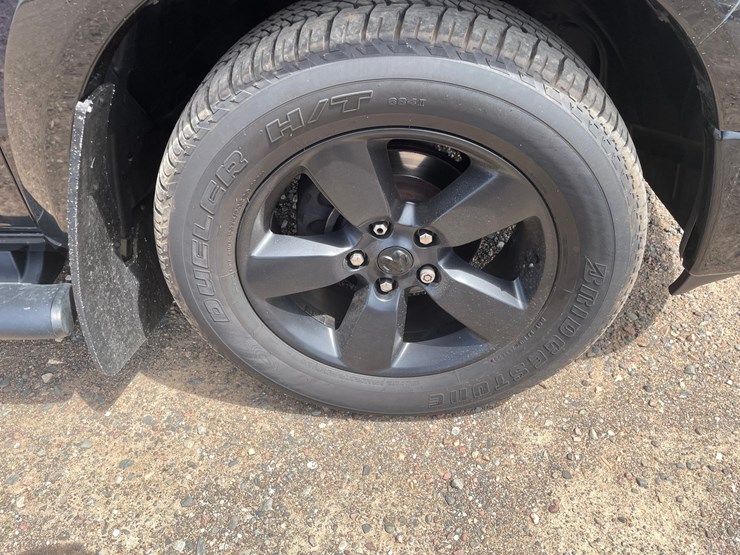 2015-dodge-1500-image-12