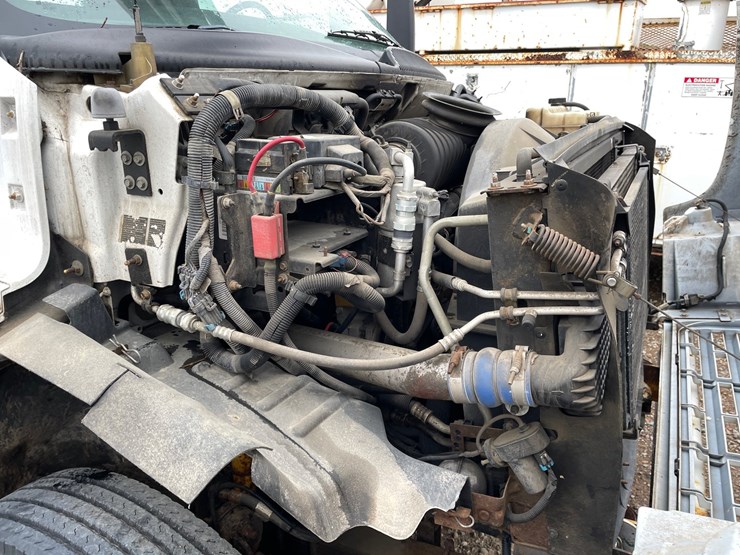 #1302-•-2003-chevrolet-c7500-boom-truck-**non-runner**(has-mn-title)-image-12